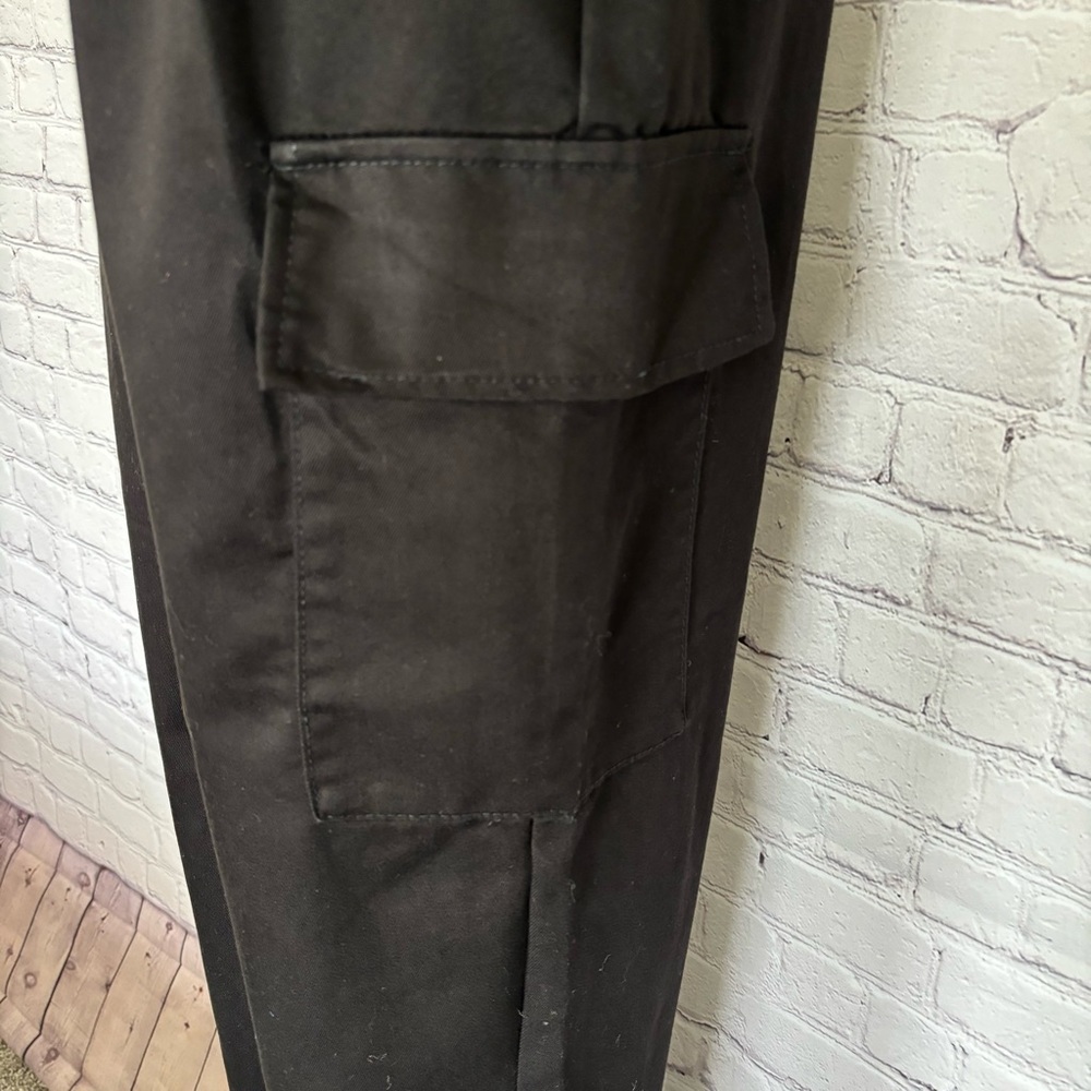HUNTER & BROWN Black Wide Leg High Rise Pleated Cargo Pants--NWT--L - Picture 4 of 15